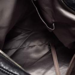 Pre Owned حقيبة شانيل جلد مثقب بطيات أسود بسلسلة