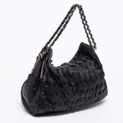 Pre Owned حقيبة شانيل جلد مثقب بطيات أسود بسلسلة