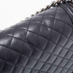 Pre Owned Chanel Black Quilted Leather New Medium Boy Flap Bag