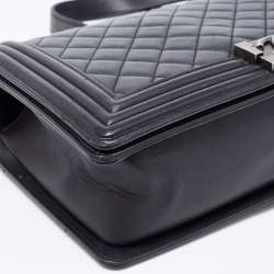 Pre Owned Chanel Black Quilted Leather New Medium Boy Flap Bag