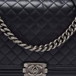 Pre Owned Chanel Black Quilted Leather New Medium Boy Flap Bag
