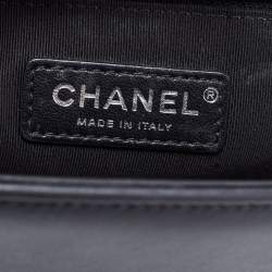 Pre Owned Chanel Black Quilted Leather New Medium Boy Flap Bag