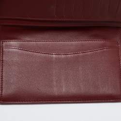 مملوكة مسبقًا محفظة كونتيننتال شانيل ين جلد مبطن أحمر سي سي