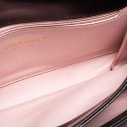 مملوكة مسبقًا حقيبة شانيل ستريت لاين جلد مبطن أسود صغيرة