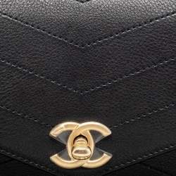 Pre Owned Chanel Black Chevron Quilted Leather Coco Waist Belt Bag
