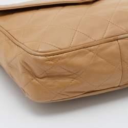 Pre Owned Chanel Beige Quilted Leather Vintage Camera Bag