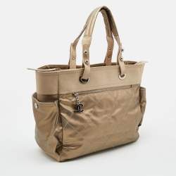 Pre Owned حقيبة يد توتس شانيل باريس بياريتز كانفاس مقوى مبطن ذهبي ميتالك كبيرة