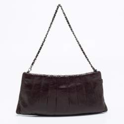 Pre Owned حقيبة كلتش شانيل جلد طيات بنية بسلسلة