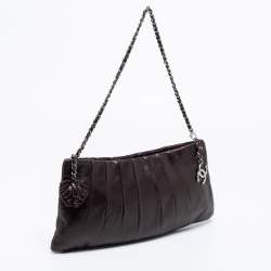 Pre Owned حقيبة كلتش شانيل جلد طيات بنية بسلسلة