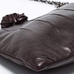 Pre Owned حقيبة كلتش شانيل جلد طيات بنية بسلسلة