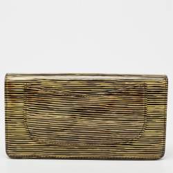 مملوكة مسبقًا Chanel Yellow Striped Patent Leather CC Long Bifold Wallet