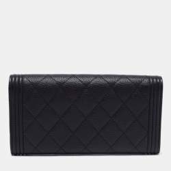 مملوكة مسبقًا Chanel Black Quilted Leather Boy Long Flap Continental Wallet