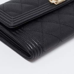 مملوكة مسبقًا Chanel Black Quilted Leather Boy Long Flap Continental Wallet