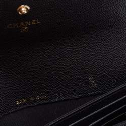 مملوكة مسبقًا Chanel Black Quilted Leather Boy Long Flap Continental Wallet
