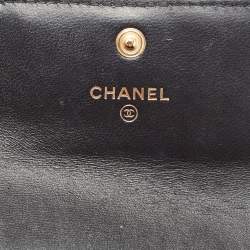 مملوكة مسبقًا Chanel Black Chevron Leather Boy Wallet