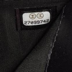 مملوكة مسبقًا Chanel Black Chevron Leather Boy Wallet