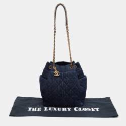 Pre Owned Chanel Blue Quilted CC Denim Drawstring Bucket Bag