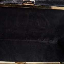 مملوكة مسبقًا Chanel Black Caviar Leather Vintage Timeless CC French Wallet