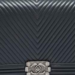 Pre Owned Chanel Dark Grey Chevron Leather Large Boy Shoulder Bag