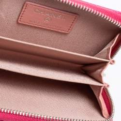Pre Owned Chanel Fuchsia Quilted Leather Camellia Zip Coin Purse
