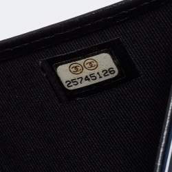 مملوكة مسبقًا Chanel Blue Patent Leather CC Wallet