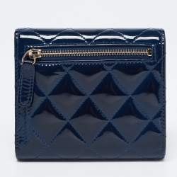 مملوكة مسبقًا Chanel Blue Patent Leather CC Wallet