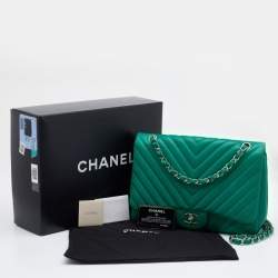 مملوكة مسبقًا Chanel Green Quilted Leather Jumbo Classic Flap Bag