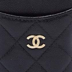 مملوكة مسبقًا Chanel Black Quilted Leather CC ID Card Holder