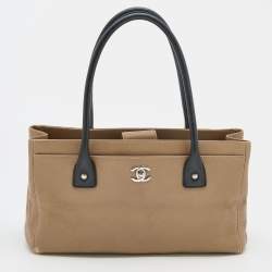 Buy designer Totes by chanel at The Luxury Closet.