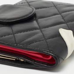 مملوكة مسبقًا Chanel Black Quilted Leather Cambon Ligne Compact Wallet