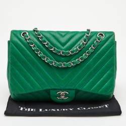 Pre Owned Chanel Green Chevron Leather Jumbo Classic Single Flap Bag