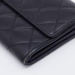 Pre Owned Chanel Black Quilted Leather CC Continental Wallet
