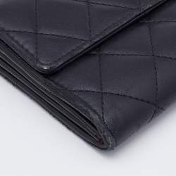 Pre Owned Chanel Black Quilted Leather CC Continental Wallet