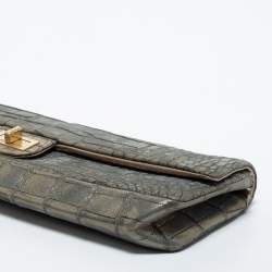 Pre Owned Chanel Metallic Green Croc Embossed Leather Reissue 2.55 East West Chain Clutch