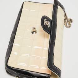 Pre Owned Chanel Black/ Off White Quilted Patent Leather CC East West Chocolate Bar Flap Bag 