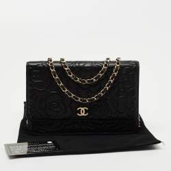 Pre Owned محفظة شانيل جلد كاميليا أسود بسلسلة
