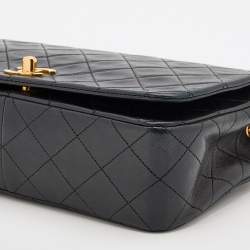Pre Owned Chanel Black Quilted Leather Vintage Flap Bag 
