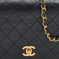 Pre Owned Chanel Black Quilted Leather Vintage Flap Bag 
