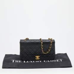 Pre Owned Chanel Black Quilted Leather Vintage Flap Bag 