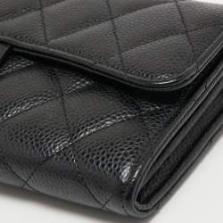 مملوكة مسبقًا Chanel Black Quilted Caviar Leather Gusset Flap Wallet
