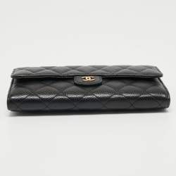 مملوكة مسبقً ا Chanel Black Quilted Caviar Leather Gusset Flap Wallet