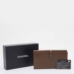 Pre Owned Chanel Brown Leather Flap Wallet