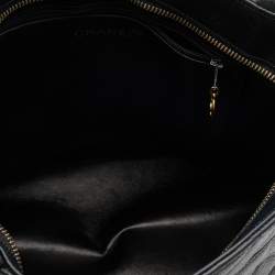 Pre Owned Chanel Black Quilted Caviar Leather Vintage Medallion Bag