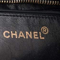 Pre Owned Chanel Black Quilted Caviar Leather Vintage Medallion Bag