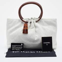 Pre Owned Chanel White Quilted Leather Wooden Handle Bag