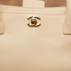 Pre Owned Chanel Beige Leather Cerf Shopper Tote