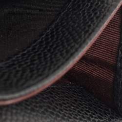 مملوكة مسبقًا Chanel Black Quilted Caviar Leather CC Classic Card Case