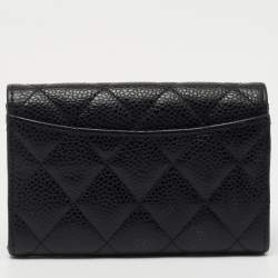 مملوكة مسبقًا Chanel Black Quilted Caviar Leather CC Classic Card Case