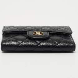 مملوكة مسبقًا Chanel Black Quilted Caviar Leather CC Classic Card Case