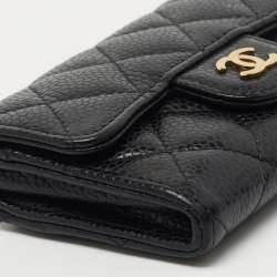مملوكة مسبقًا Chanel Black Quilted Caviar Leather CC Classic Card Case